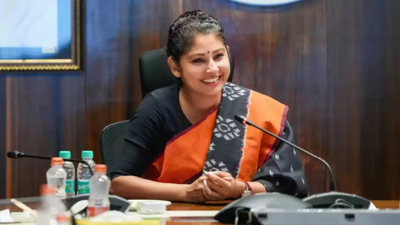 IAS स्मिता सभरवाल: 23 साल की उम्र में बनीं आईएएस अधिकारी