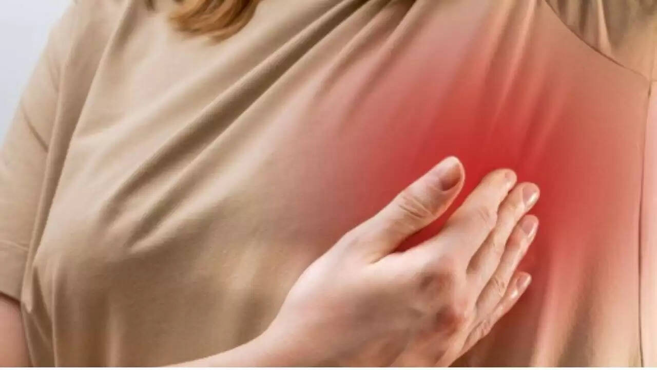 ब्यूटी प्रोडक्ट्स और ब्रेस्ट कैंसर का खतरा: जानें क्या करें