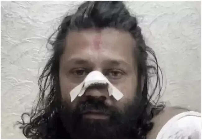 प्रयागराज में आशुतोष महाराज पर ट्रेन में जानलेवा हमला