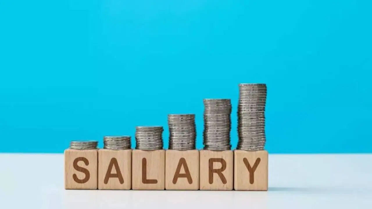 केंद्रीय कर्मचारियों के लिए 8वें वेतन आयोग की संभावनाएं: क्या होगा नया वेतन ढांचा?