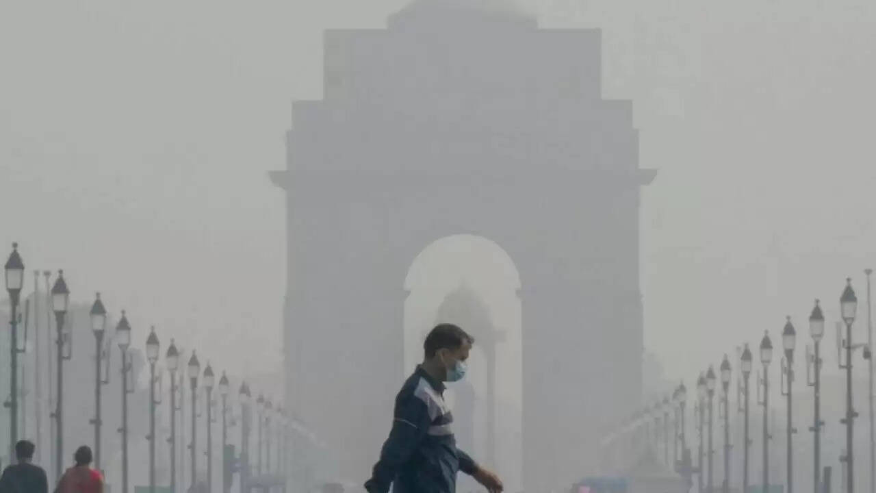 दिल्ली में पहली बार कृत्रिम बारिश का प्रयोग, वायु प्रदूषण नियंत्रण की दिशा में कदम