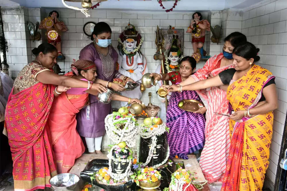 शिव: संहारक से सृजनकर्ता तक की यात्रा