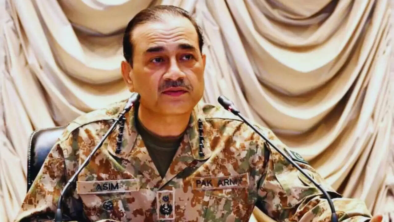 पाकिस्तान में सत्ता के खिलाफ असंतोष: मुफ्ती तकी उस्मानी ने उठाए गंभीर सवाल