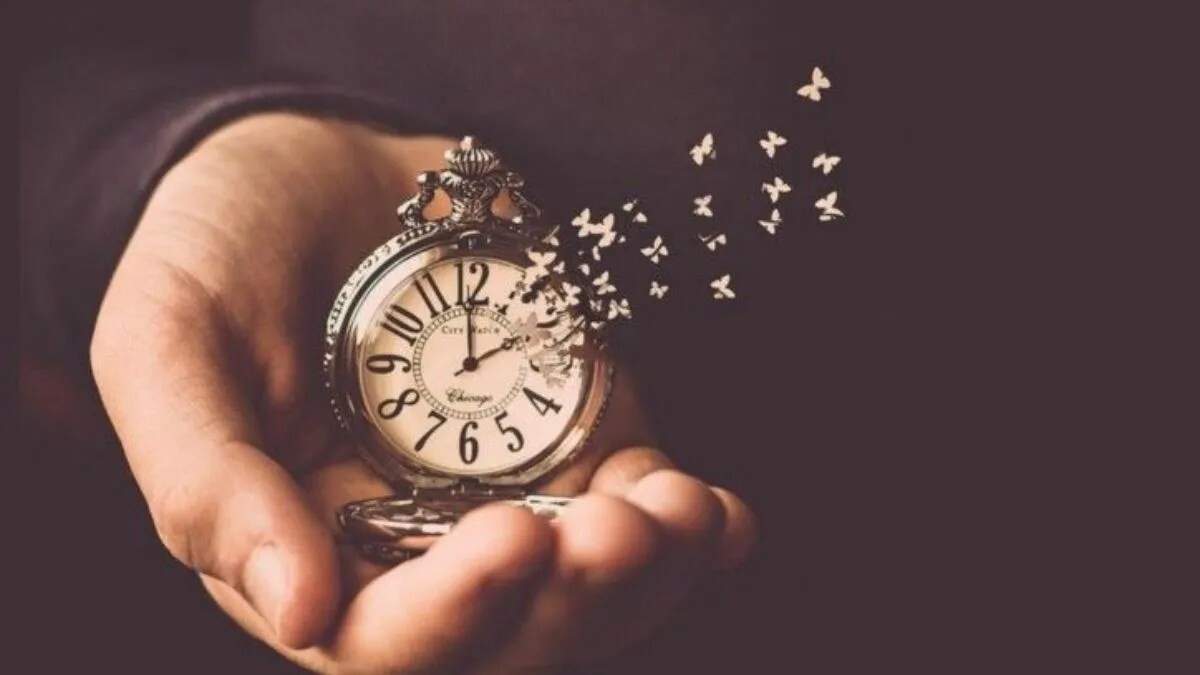 वक्त पर बेहतरीन शायरी: समय की अहमियत को समझें