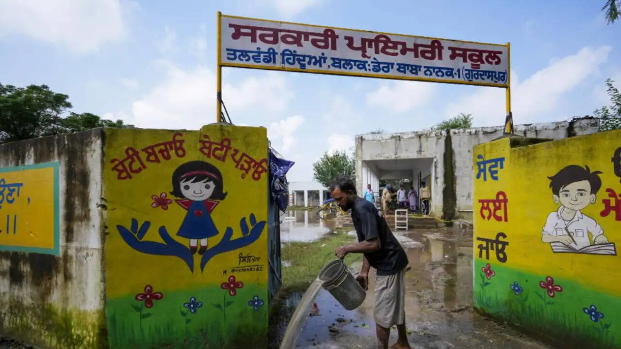 भारत के सरकारी स्कूलों में बुनियादी सुविधाओं की कमी: नीति आयोग की रिपोर्ट