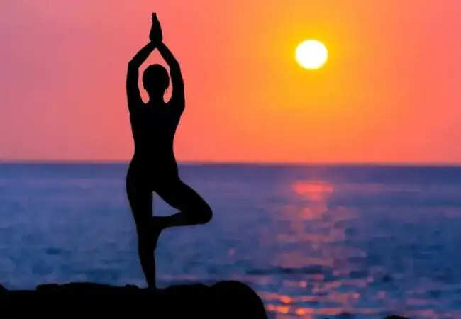 गर्मी में योगाभ्यास: ठंडक और स्वास्थ्य के लिए सरल उपाय