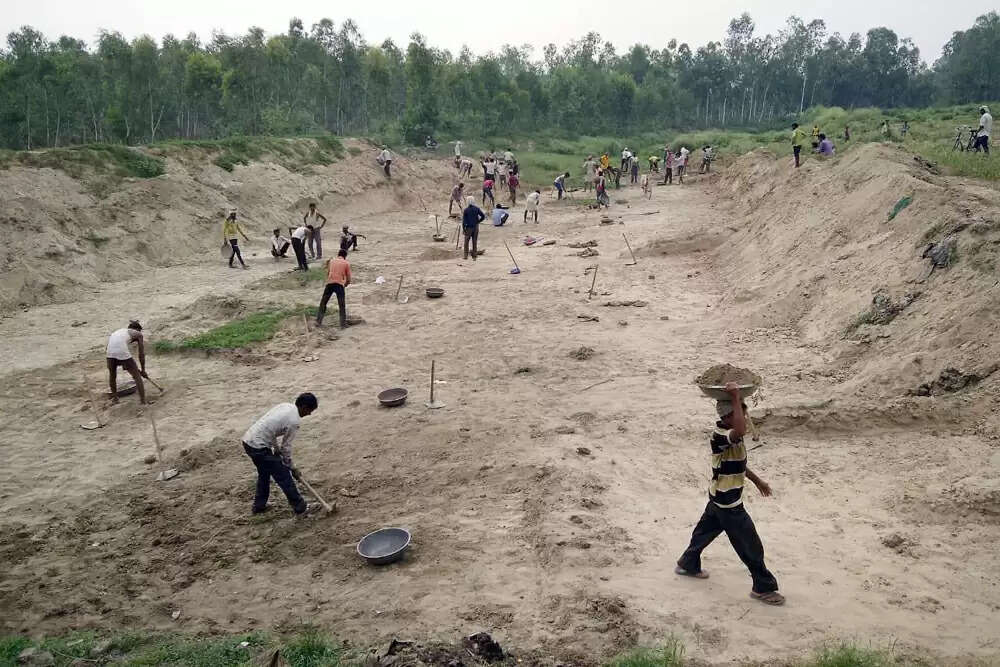 मनरेगा का नया रूप: जी राम जी योजना की चुनौतियाँ और प्रभाव
