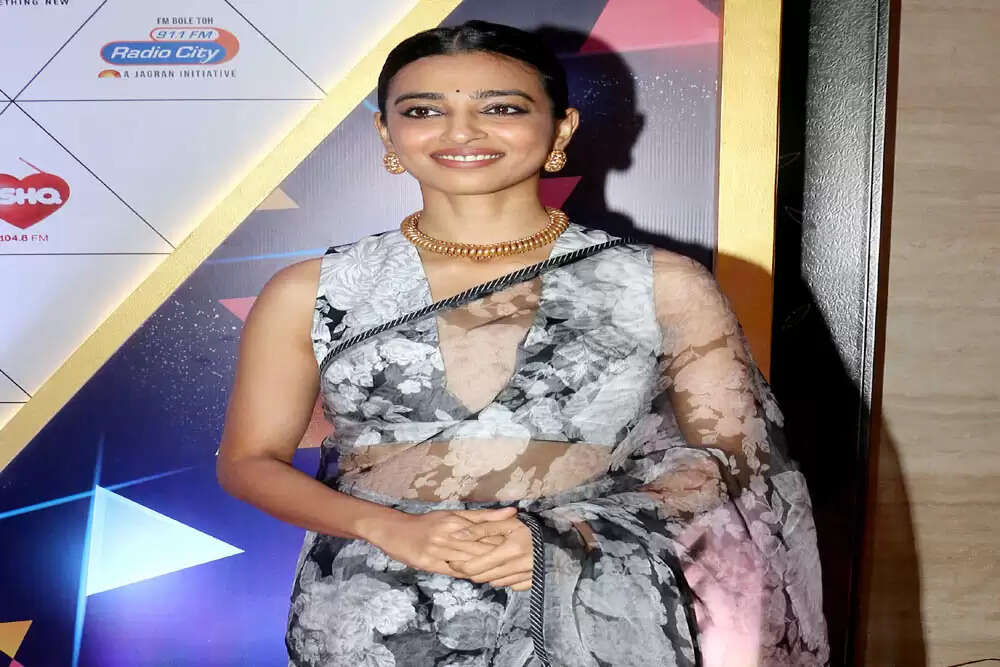 राधिका आप्टे ने प्रेग्नेंसी के दौरान बॉलीवुड की दकियानूसी सोच पर उठाया सवाल