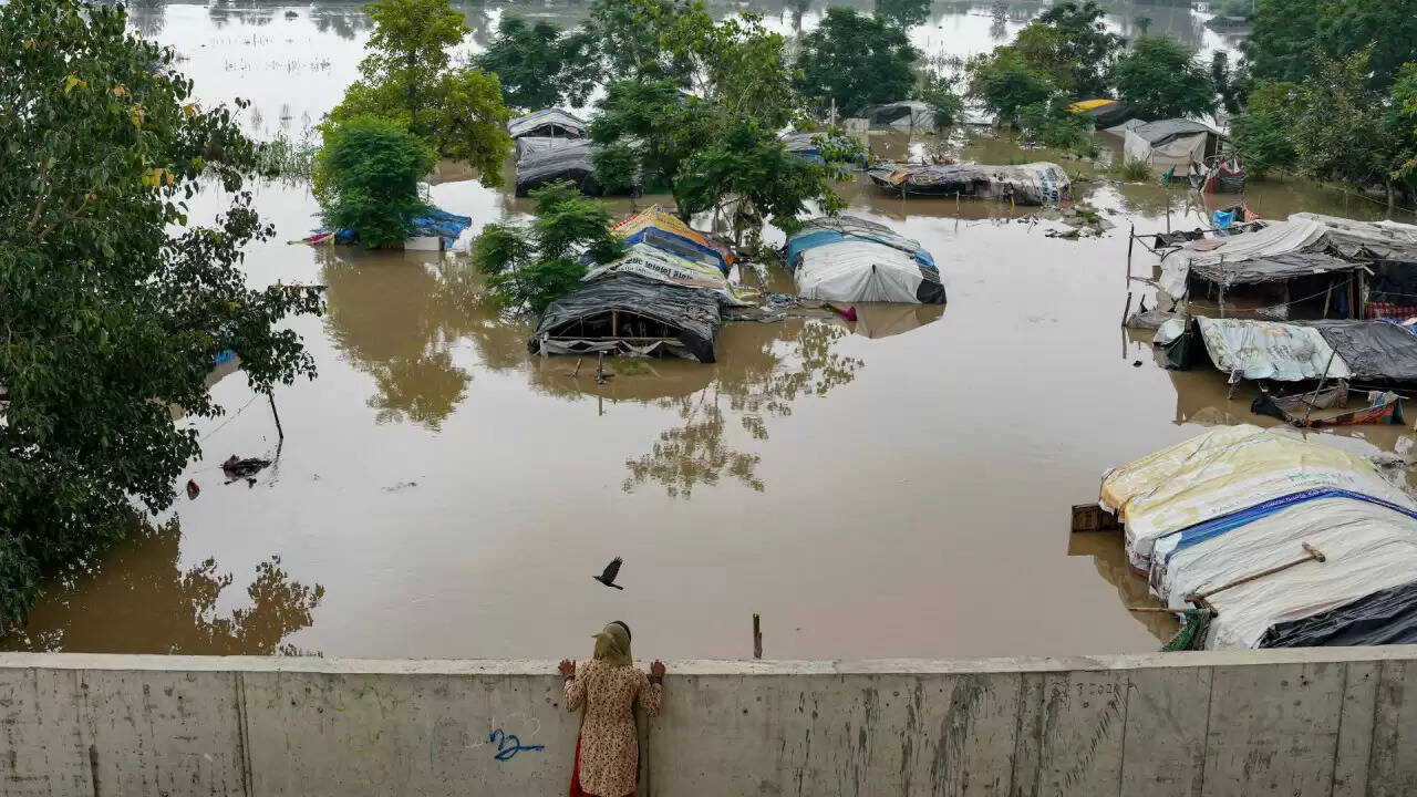 दिल्ली में यमुना का जलस्तर: बाढ़ की स्थिति और प्रशासन की तैयारियां