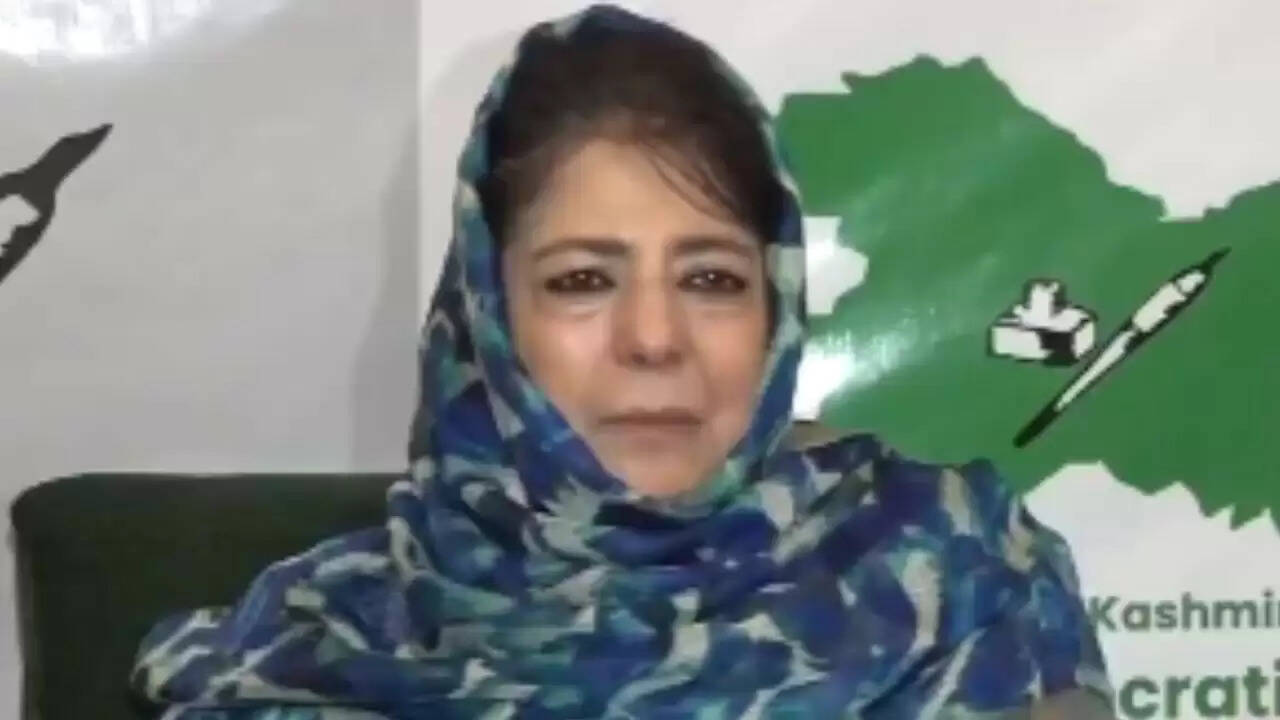 महबूबा मुफ्ती का विवादास्पद बयान: 'गांधी-नेहरू का भारत अब लिंचिस्तान'