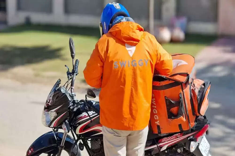 स्विगी और जोमैटो ने डिलीवरी पार्टनर्स के लिए बढ़ाए इंसेंटिव amid हड़ताल