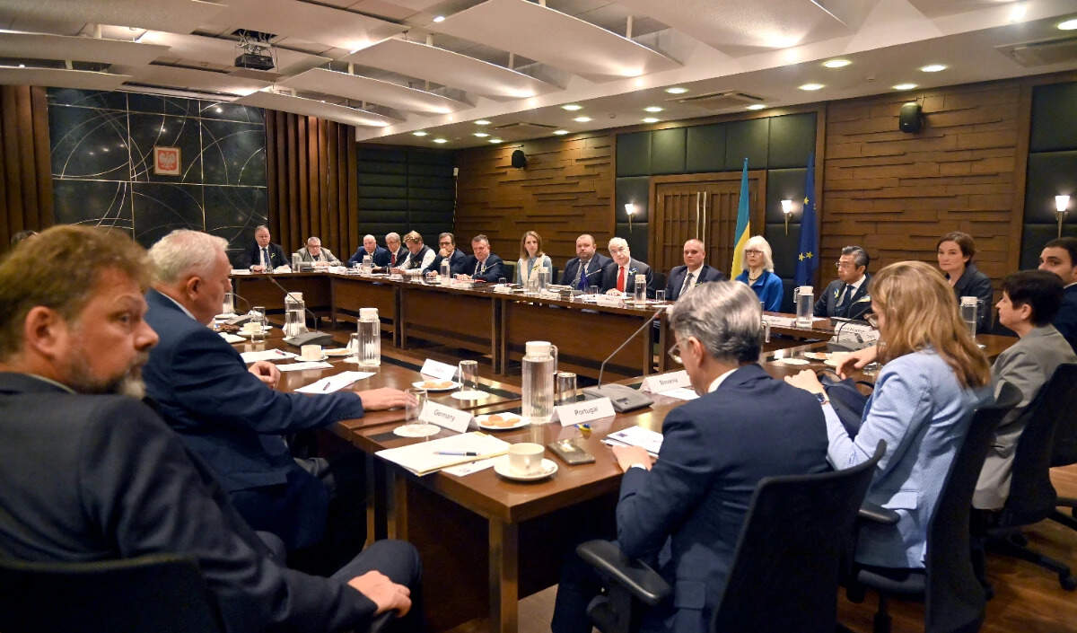 यूक्रेन को यूरोपीय संघ से 106 अरब डॉलर का ब्याज-मुक्त ऋण