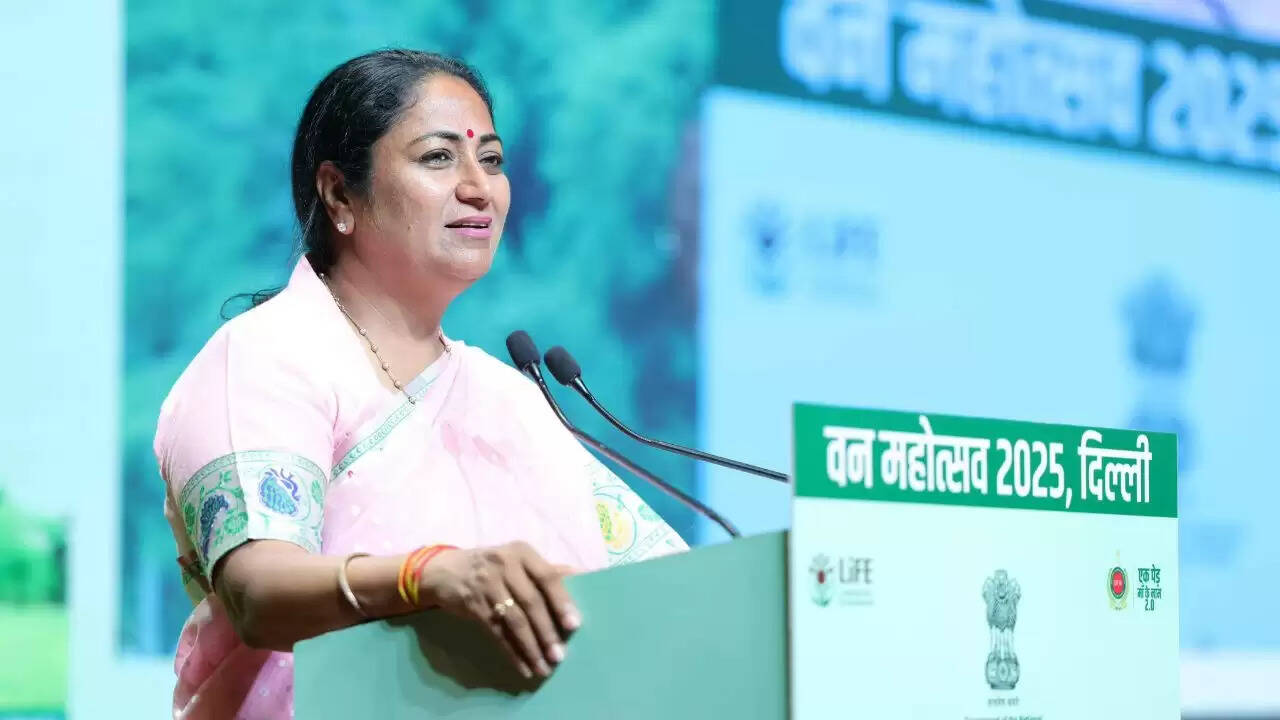 दिल्ली सरकार ने मुख्यमंत्री आवास के नवीकरण टेंडर को रद्द किया