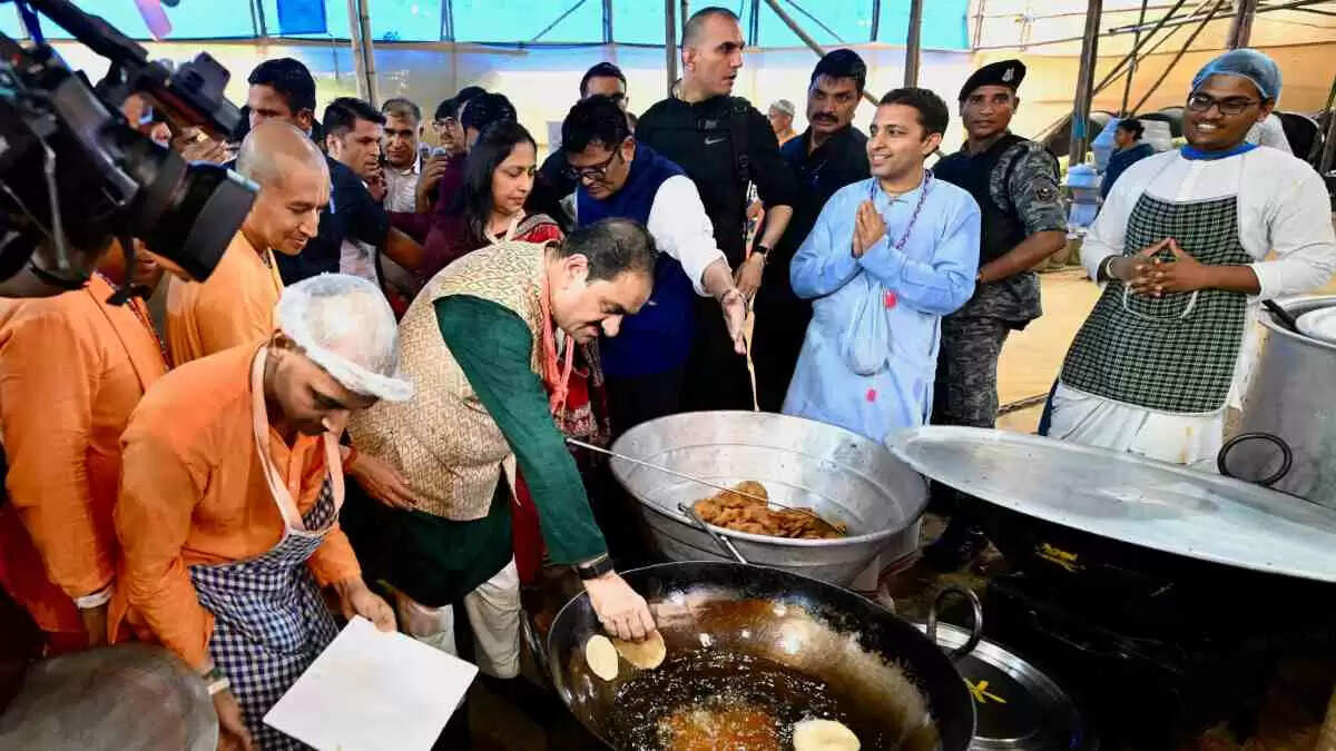 गौतम अडाणी ने रथ यात्रा 2025 में भाग लेकर भगवान जगन्नाथ के दर्शन किए