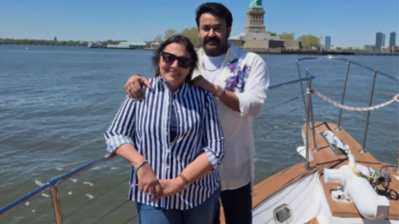 मोहनलाल ने पत्नी के साथ शादी की 38वीं वर्षगांठ मनाई रोमांटिक अंदाज में