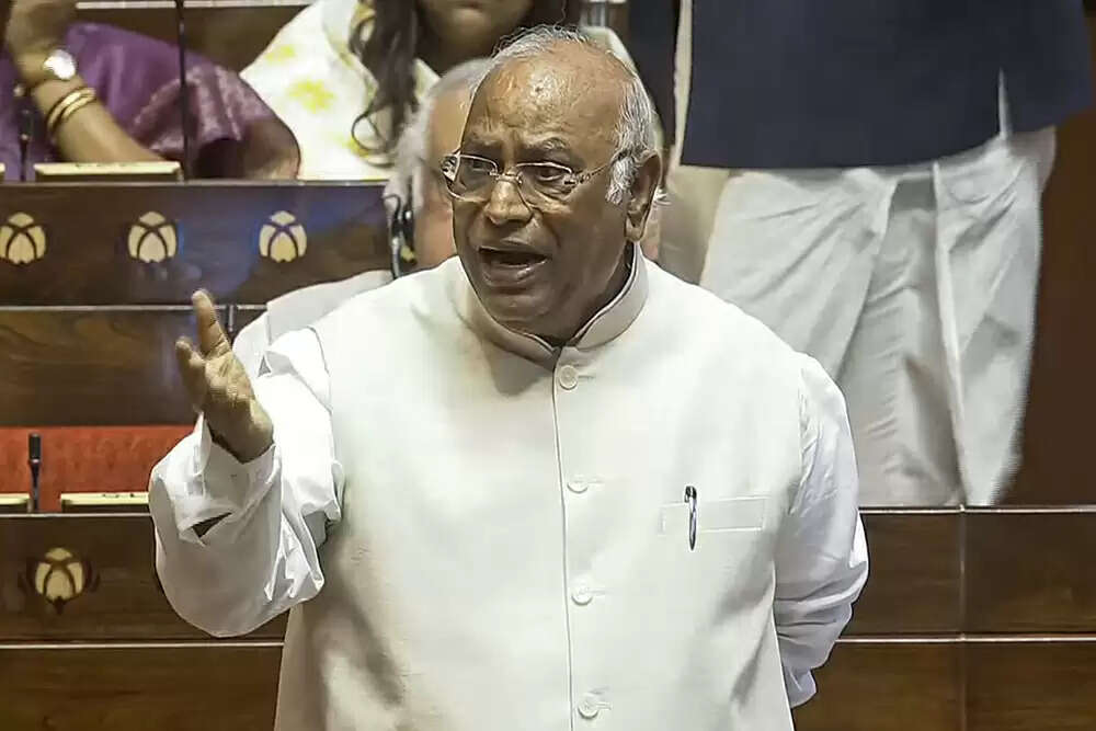 कांग्रेस अध्यक्ष ने मतदाता सूची पुनरीक्षण पर चर्चा की मांग की