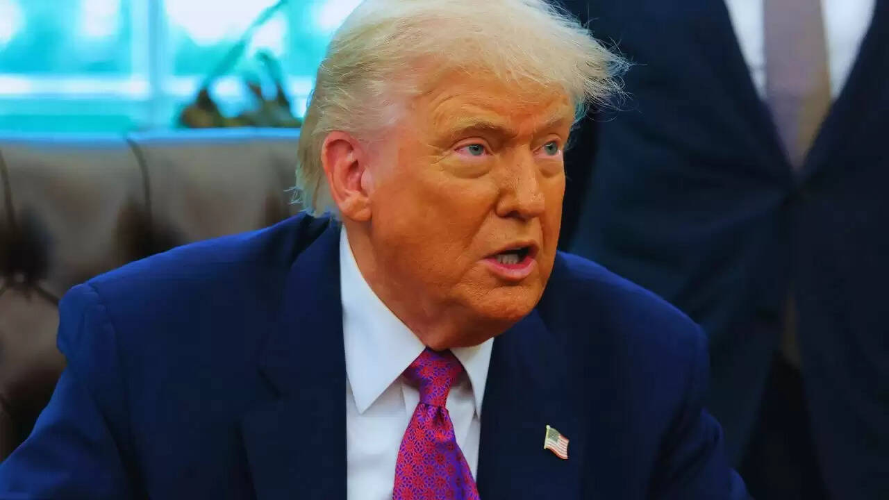 Donald Trump का न्यूयॉर्क टाइम्स पर 15 अरब डॉलर का मानहानि मुकदमा: जानें पूरी कहानी