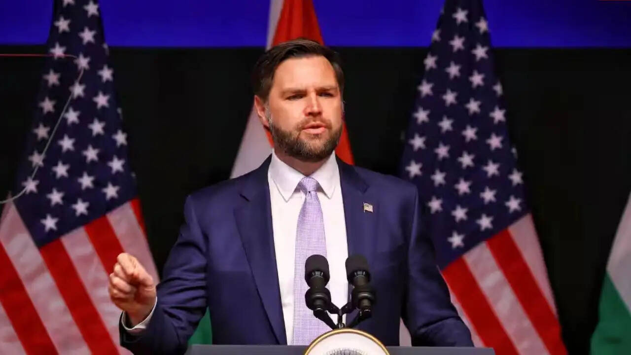 अमेरिका और ईरान के बीच कूटनीति की नई पहल: जेडी वैंस का पाकिस्तान दौरा