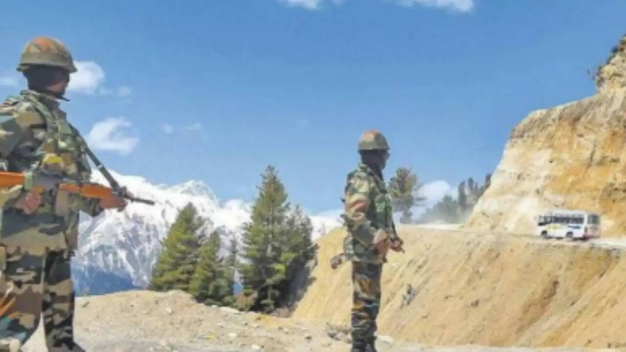 चीन की नई रेल परियोजना: भारत की सीमाओं के निकट महत्वाकांक्षी योजना