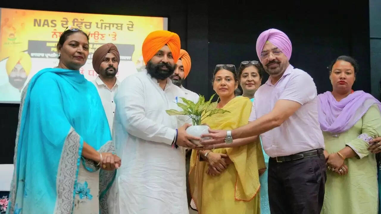 पंजाब सरकार का शिक्षा में सुधार का नया कदम: शिक्षकों से संवाद