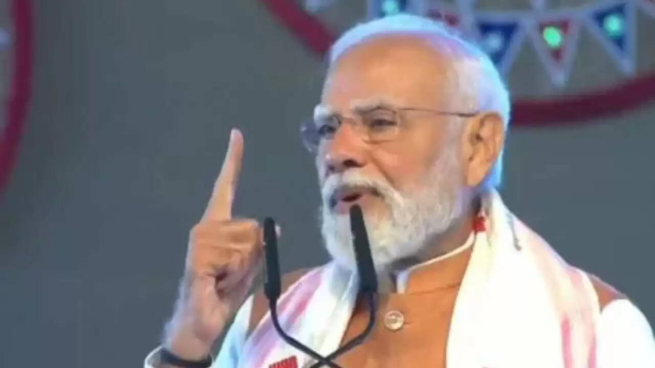 गुवाहाटी में पीएम मोदी का कांग्रेस पर तीखा हमला: असम की सुरक्षा और पहचान का मुद्दा