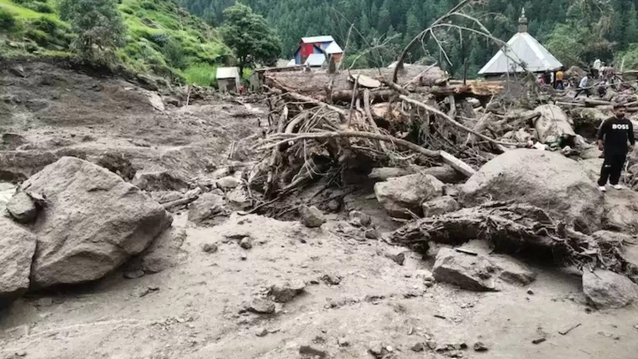 Kishtwar में बादल फटने से मची तबाही: 65 लोगों की मौत, 100 से अधिक लापता