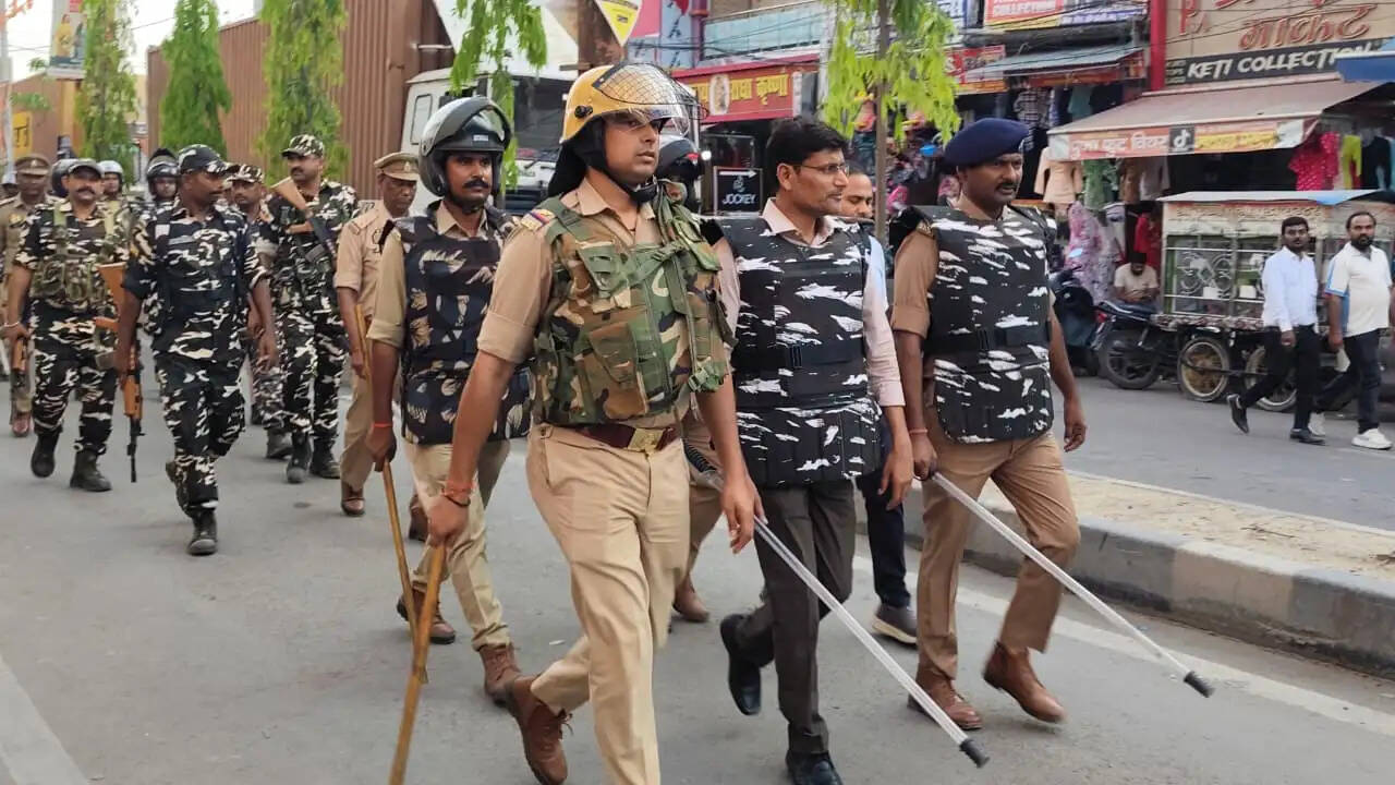 सोनौली में बकरीद के लिए प्रशासन ने निकाला फ्लैग मार्च