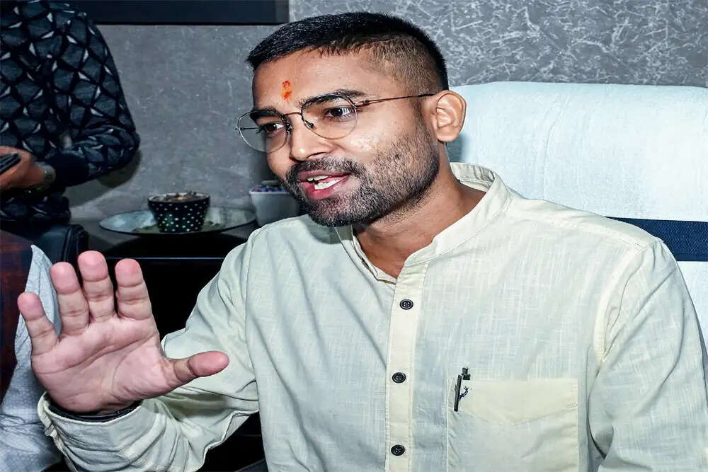 बिहार के मंत्री दीपक प्रकाश का अनोखा रिकॉर्ड: बिना सदन के सदस्य बने मंत्री