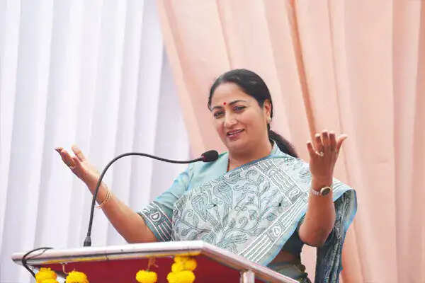 दिल्ली में महिलाओं के लिए पिंक सहेली स्मार्ट कार्ड: आत्मनिर्भरता की नई दिशा