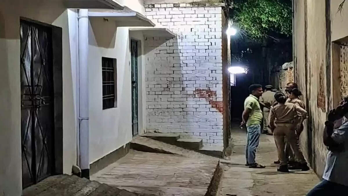 लखनऊ में अवैध हथियारों का जखीरा, पुलिस ने किया बड़ा खुलासा