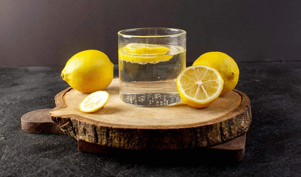 वजन घटाने के लिए विनेगर और नींबू पानी: कौन सा है बेहतर विकल्प?