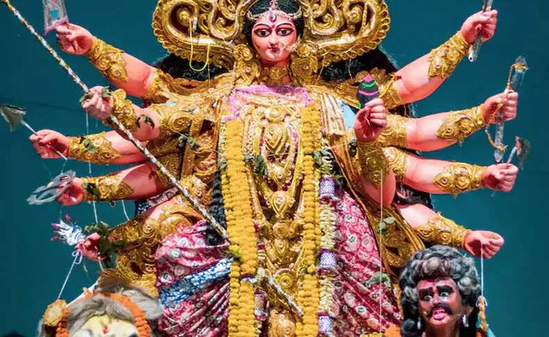 मां दुर्गा के मंत्र: जीवन की बाधाओं को दूर करने के लिए शक्तिशाली जाप