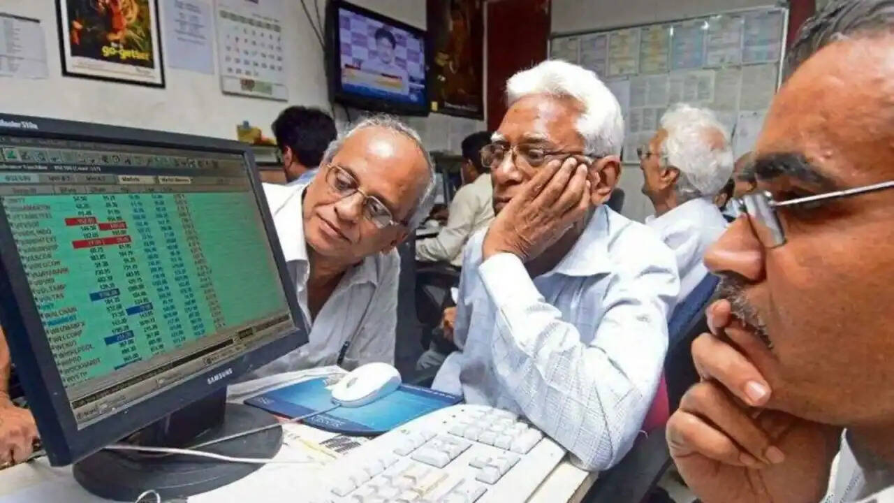 भारतीय शेयर बाजार में भारी गिरावट: निवेशकों को 9 लाख करोड़ का नुकसान