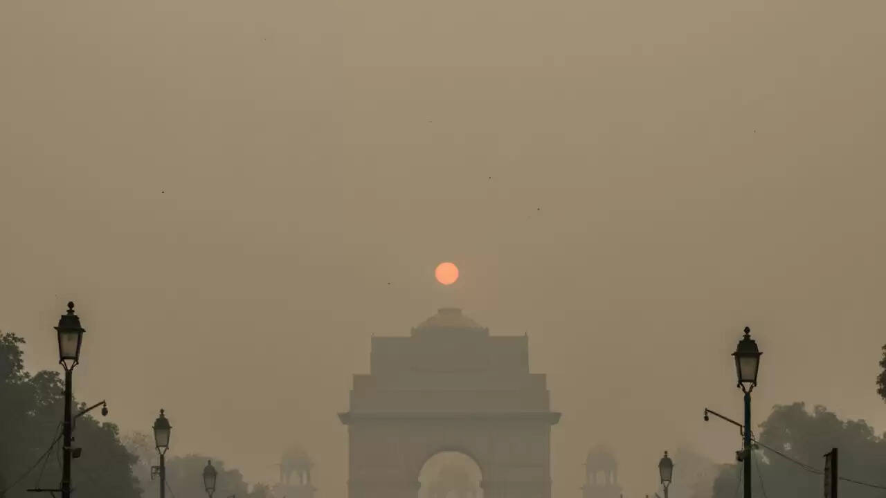 दिल्ली में वायु गुणवत्ता सूचकांक फिर से खराब, सर्दी का मौसम शुरू