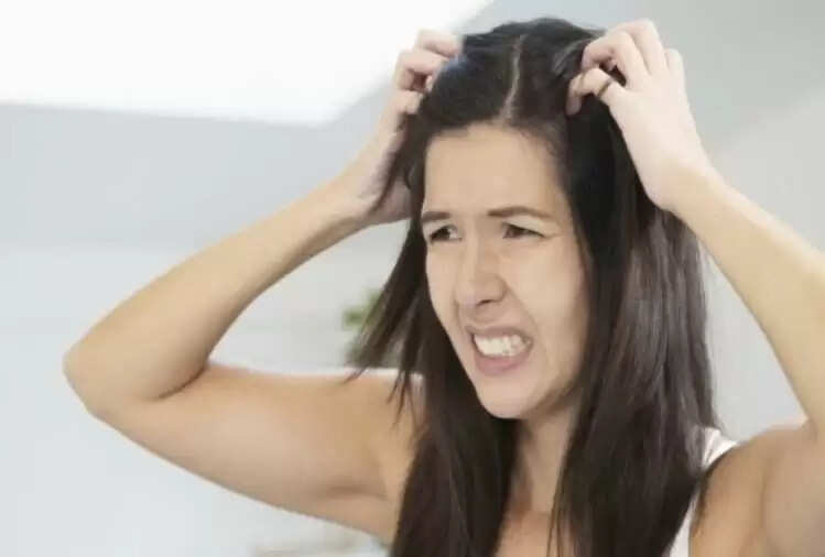 बरसात में बालों की खुजली से राहत पाने के घरेलू उपाय