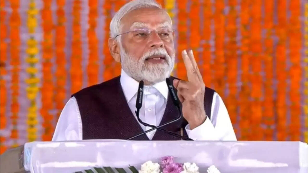 प्रधानमंत्री मोदी ने जम्मू-कश्मीर में आतंकवाद के खिलाफ की सख्त चेतावनी