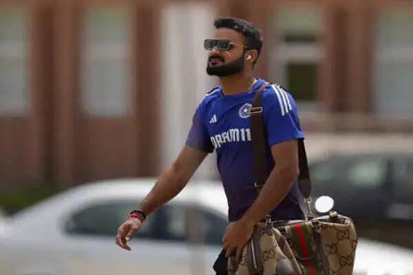 कोलकाता नाइट राइडर्स को लगा बड़ा झटका, आकाश दीप आईपीएल 2026 से बाहर