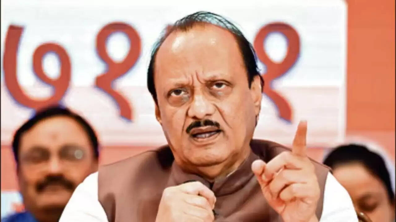 महाराष्ट्र में चुनावी हलचल: अजित पवार के विवादास्पद बयान ने बढ़ाई सियासी गर्मी