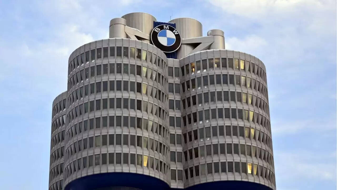 BMW ने 331,000 कारों को वापस मंगाने की घोषणा की, सुरक्षा चिंताओं के चलते