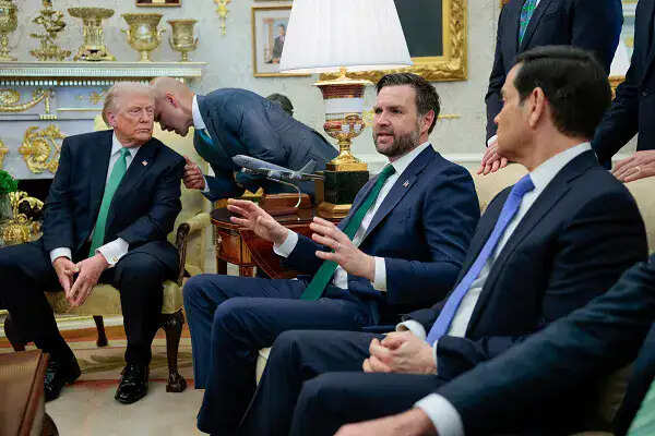 ईरान और अमेरिका के बीच तनाव: पाकिस्तान में सुलह की कोशिशें