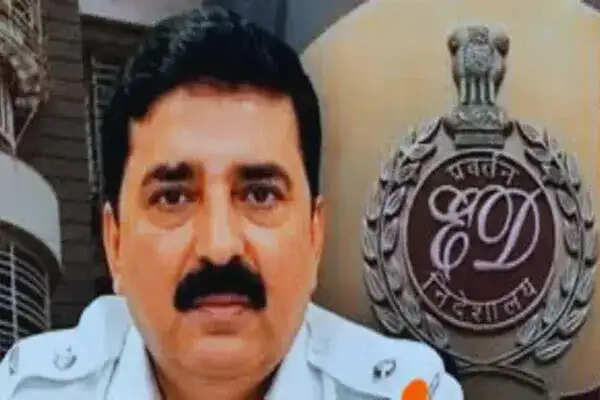 कोलकाता पुलिस के वरिष्ठ अधिकारी पर ईडी की कार्रवाई, लुकआउट नोटिस जारी