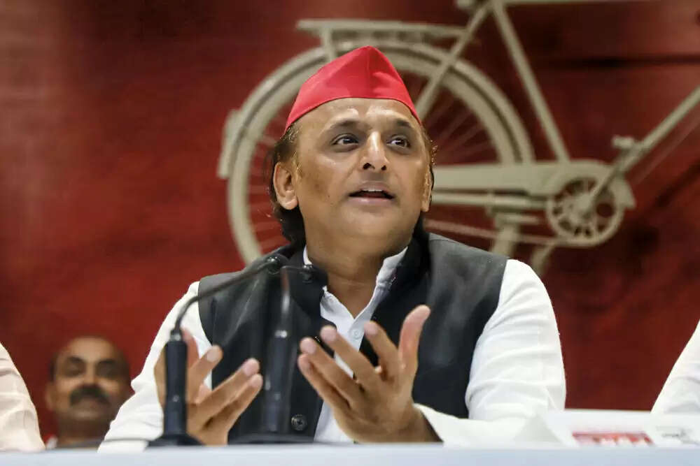 अखिलेश यादव ने भाजपा पर कानून व्यवस्था को लेकर साधा निशाना