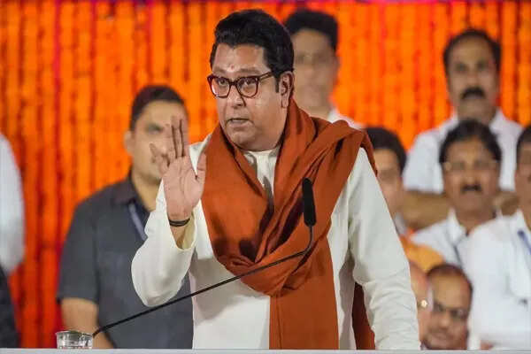 मुंबई में MNS कार्यकर्ताओं की गुंडागर्दी: फास्ट फूड कर्मचारी के साथ मारपीट