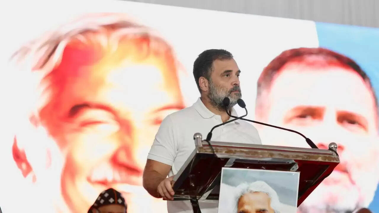 राहुल गांधी का चुनाव आयोग पर हमला: कर्नाटक में मतदाता हेरफेर के आरोप