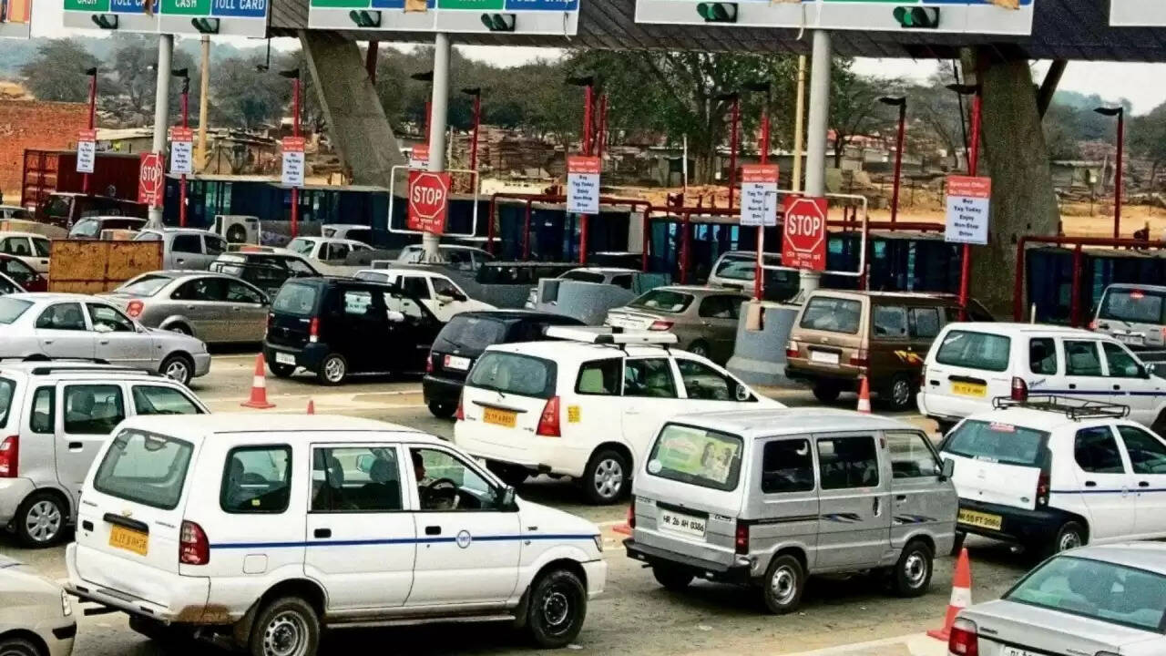 FASTag आधारित एनुअल पास स्कीम: हाईवे यात्रा को बनाएगी आसान और टोल मुक्त