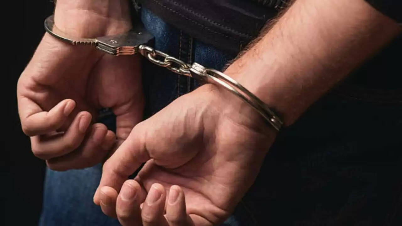 भोजपुरी अभिनेता दिलीप कुमार साहू को क्रेडिट कार्ड धोखाधड़ी में गिरफ्तार किया गया