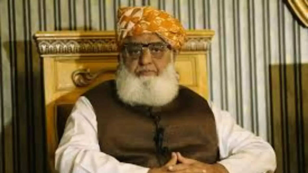 पाकिस्तान की राजनीति में नया विवाद: मौलाना फजलुर रहमान का सेना पर हमला