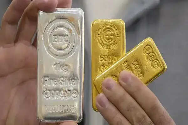 सोना, चांदी और प्लैटिनम की कीमतों में बढ़ोतरी, नई आयात ड्यूटी लागू