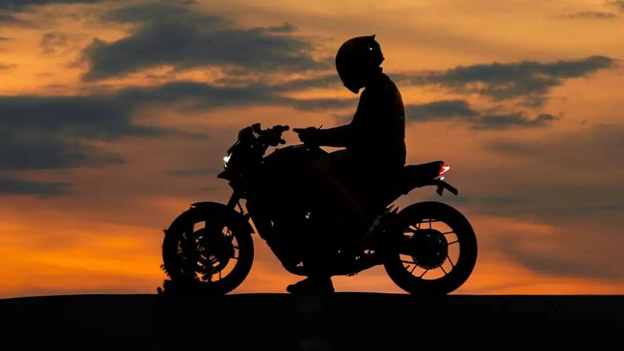 बाइक में किक स्टार्ट का विकल्प क्यों हो रहा है गायब?