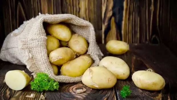 आलू के अद्भुत फायदे: जानें कैसे यह सब्जी आपके स्वास्थ्य के लिए है फायदेमंद